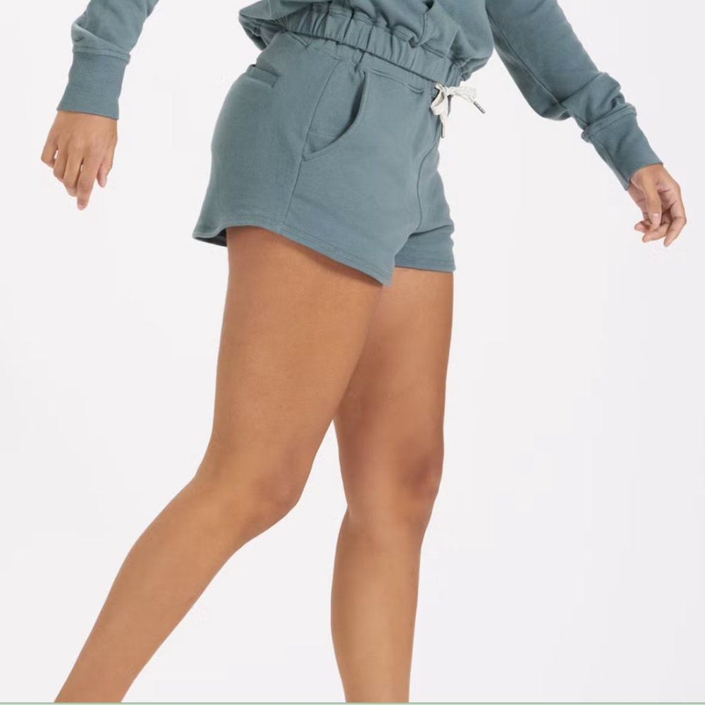 *NWT* Vuori Sunnyside Short